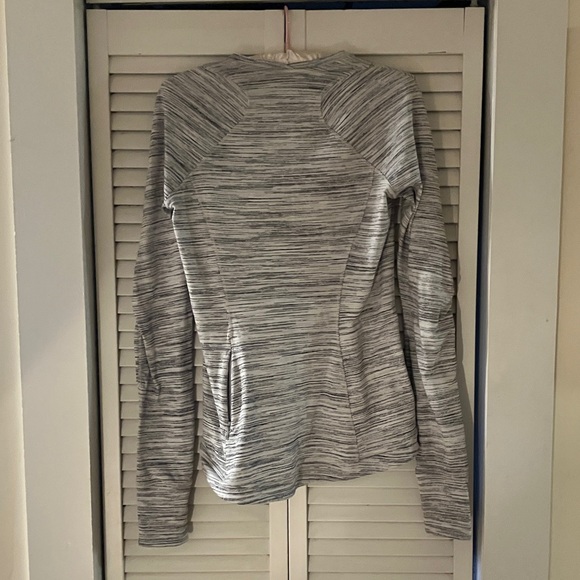 Lululemon Gray Heather Ruched Long Sleeve Tee - Picture 5 of 9